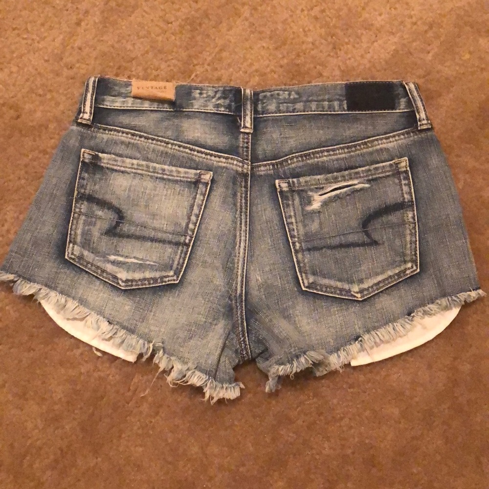 American Eagle Jean Shorts! Size 2 - Picture 2 of 3